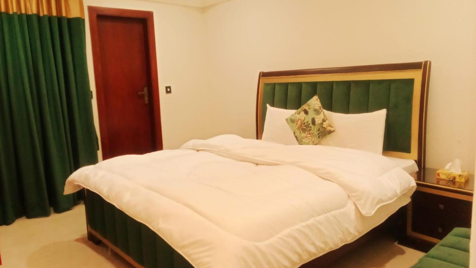 Royal Galaxy Hotel & Residence - Near Islamabad International Airport & Motorway Exterior photo