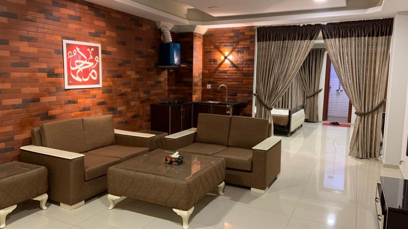 Royal Galaxy Hotel & Residence - Near Islamabad International Airport & Motorway Exterior photo