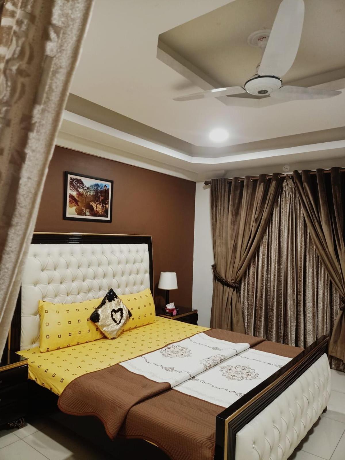Royal Galaxy Hotel & Residence - Near Islamabad International Airport & Motorway Exterior photo
