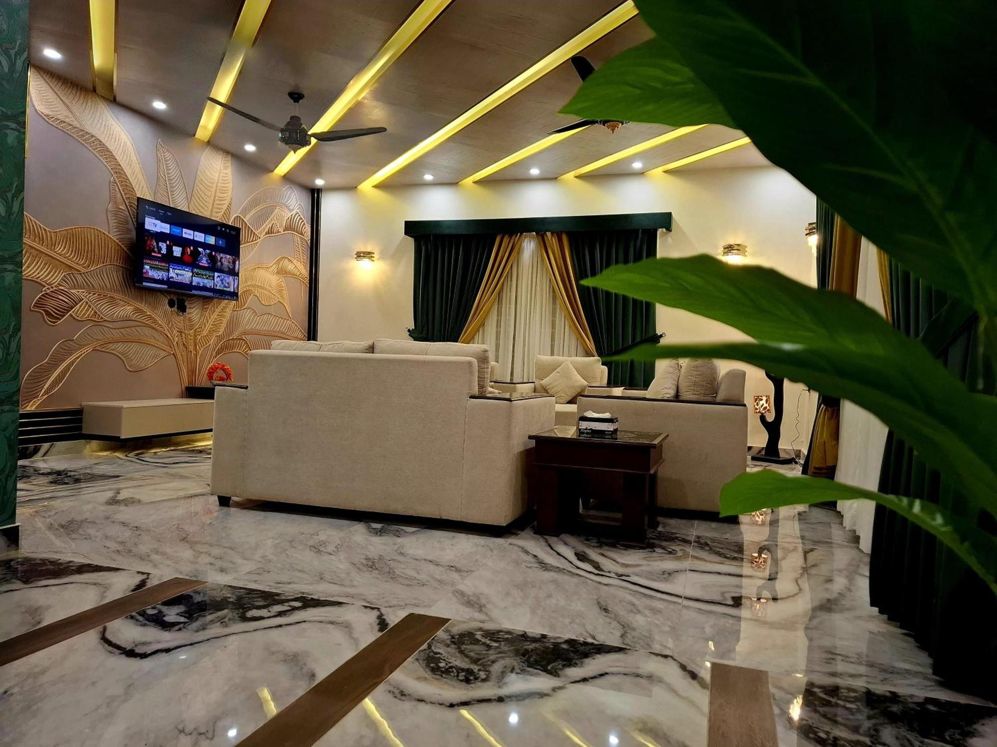 Royal Galaxy Hotel & Residence - Near Islamabad International Airport & Motorway Exterior photo