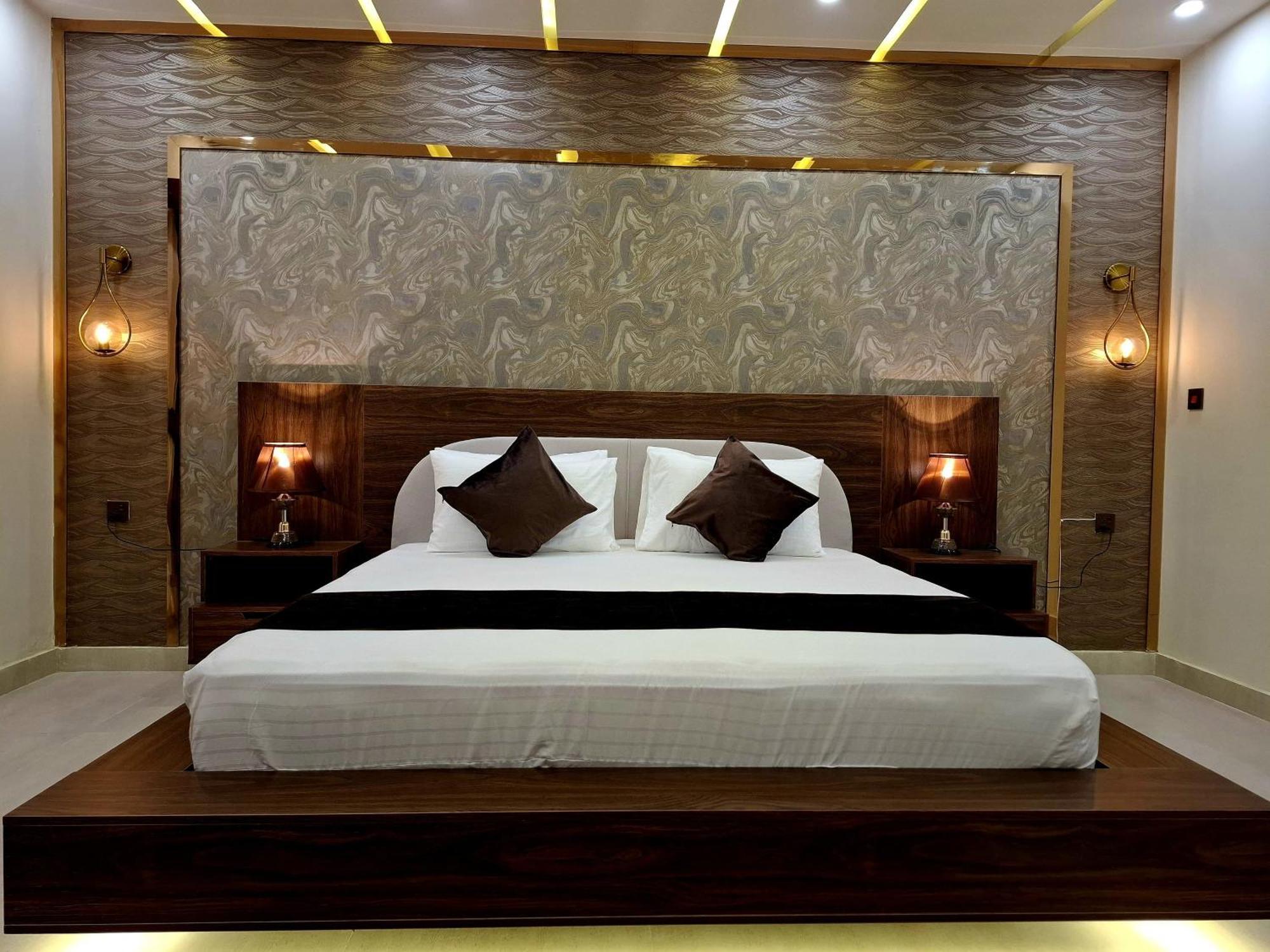 Royal Galaxy Hotel & Residence - Near Islamabad International Airport & Motorway Exterior photo