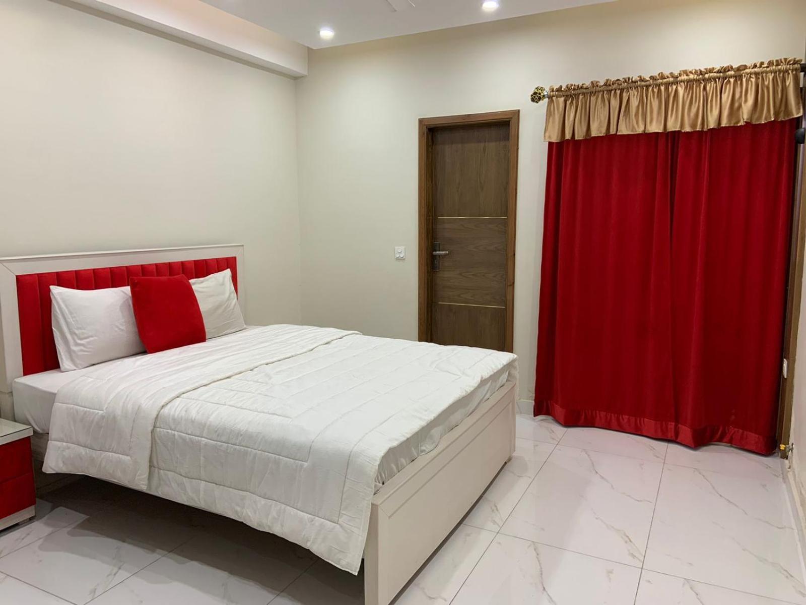 Royal Galaxy Hotel & Residence - Near Islamabad International Airport & Motorway Exterior photo