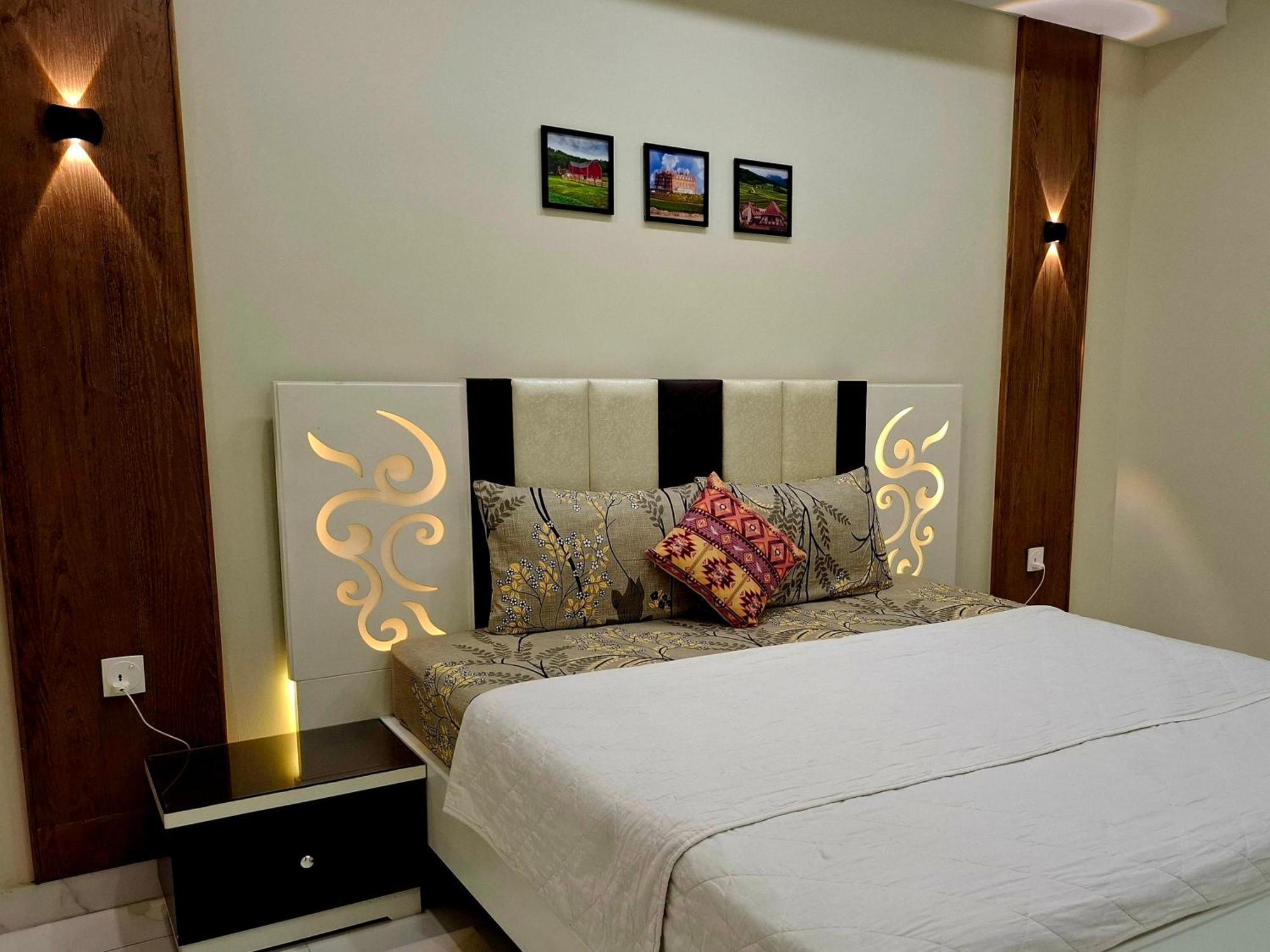 Royal Galaxy Hotel & Residence - Near Islamabad International Airport & Motorway Exterior photo